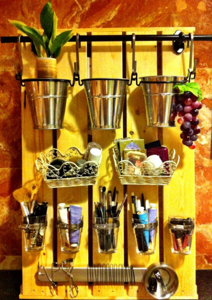 17-Great-DIY-Makeup-Organization-and-Storage-Ideas-1