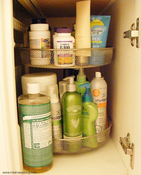 bathroom-organization-lazy-susan